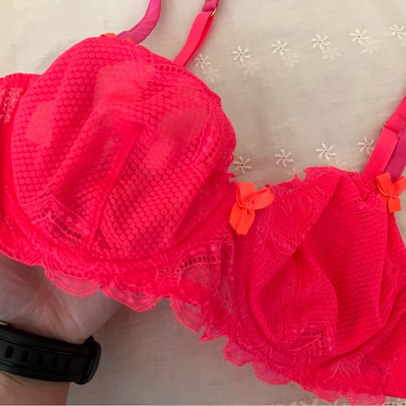 Mimi Holliday Hot Lips pink balconette bra with heart lace 32B - Picture 3 of 8